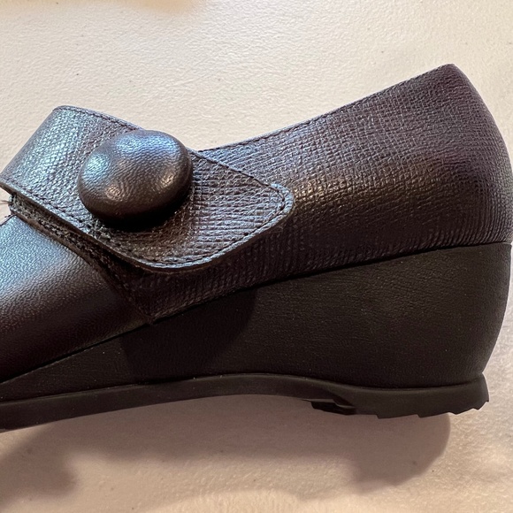 Munro "Jenna"  9 SS (AAAA) Brown Shoes - Picture 3 of 5